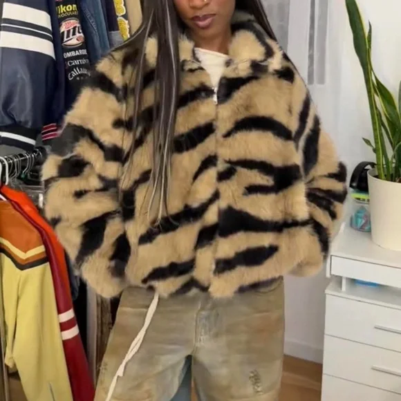 Fashion Nova tiger faux fur jacket - Picture 4 of 8